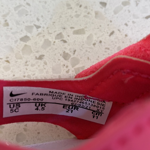 Jordan Baby Girls Neon Pink Water Sandal - Size 5C - Picture 13 of 13